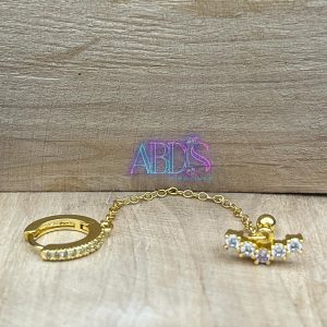 پیرسینگ گوش زنجیری دو تکه طلایی با حلقه و میخی نگین دار